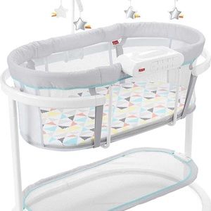 Fisher-Price Baby Bedside Sleeper Soothing Motions Bassinet